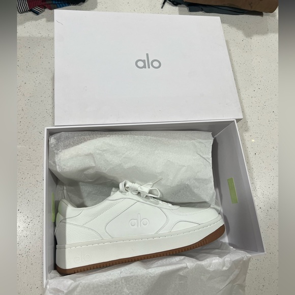Alo Recovery Mode Sneaker - Picture 3 of 4
